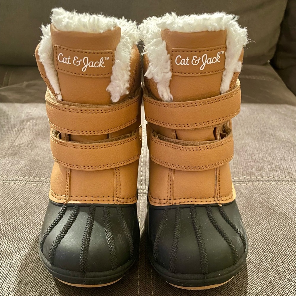 EUC Cat & Jack Toddler Boys’ Denver Winter Boots